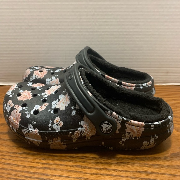 CROCS Floral Slippers Black and Pink with lining to keep you warm. Woman’s 6 - Picture 7 of 12